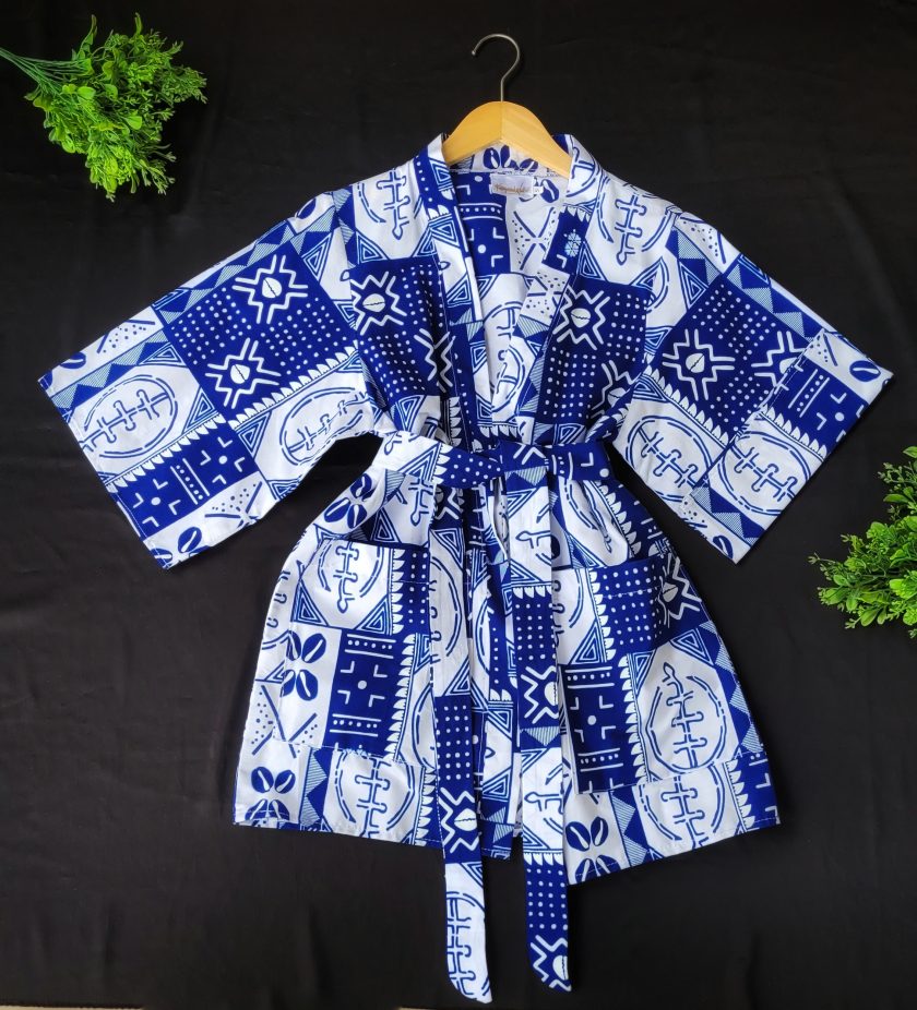 White and blue printed kimono - Image 3