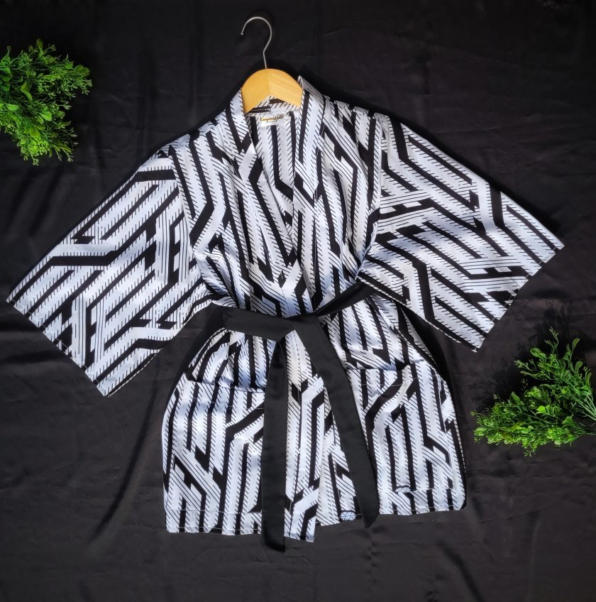 BW printed kimono - Image 3
