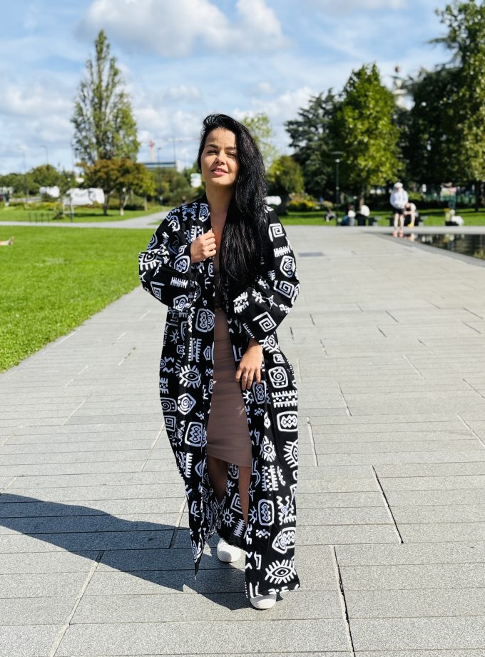 Maxi BW printed kimono