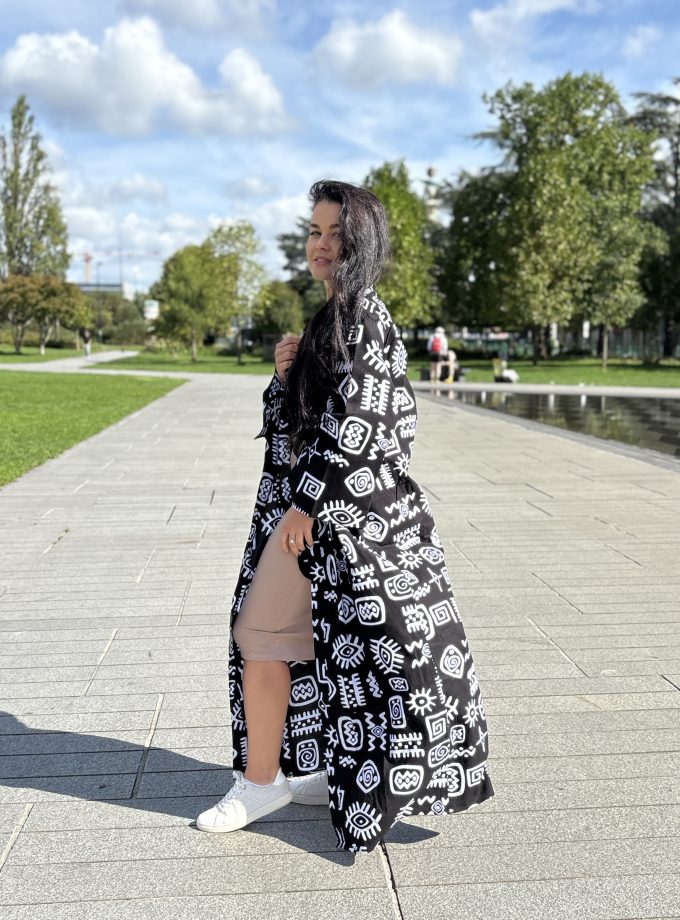 Maxi BW printed kimono